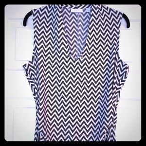 Sleeveless dress shirt